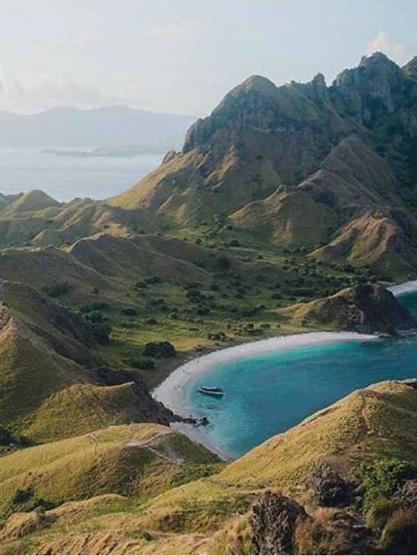 Komodo National Park Padar Island, Pink Beach and Manta Point